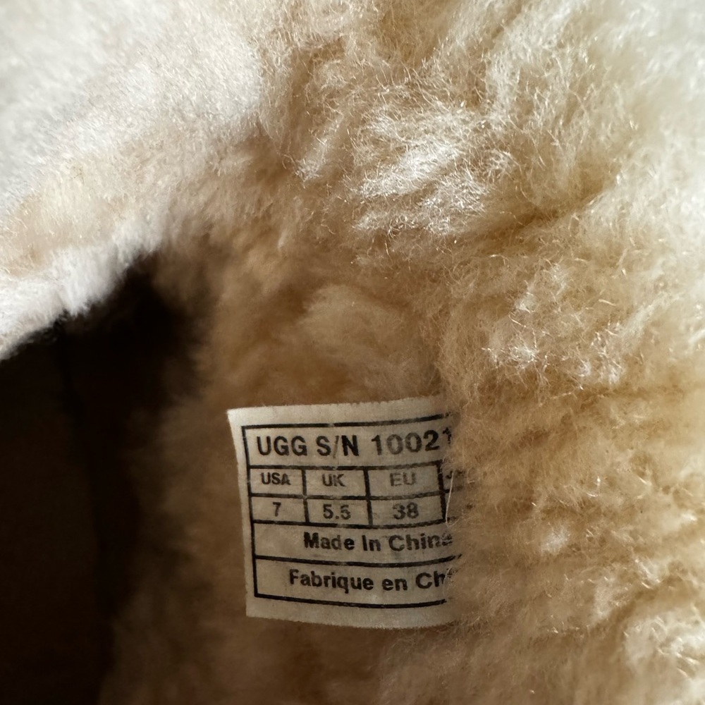 UGG Shearling Boots with Floral Embroidery - Picture 7 of 8